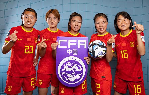 国产成人吃奶一区